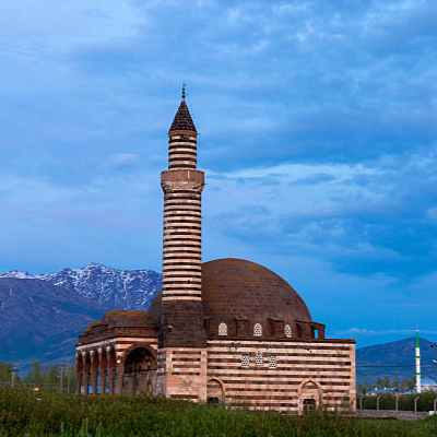 تور وان 5 شب